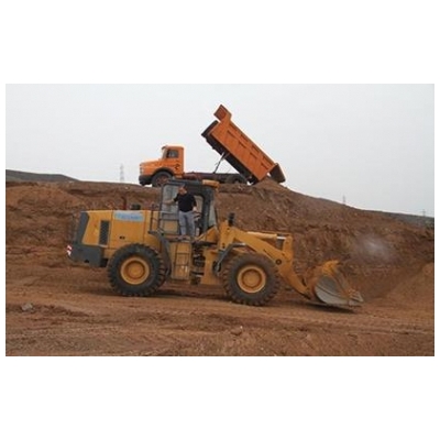 عملیات آسفالت مکانیزه در ورودی شهر پرند آغاز شد.