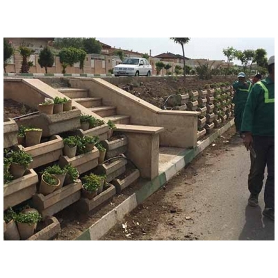 اجرای طرح کاشت در فلاورباکس های بلوار مطهری و سرزنی اکالیپتوس های سطح شهر پرند