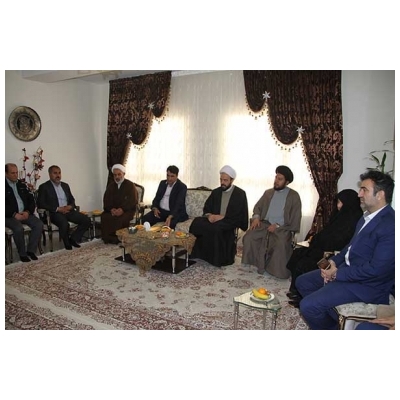 دیدار شهردار، اعضای شورای شهر و امام جمعه شهر پرند با خانواده شهید داوود خضری