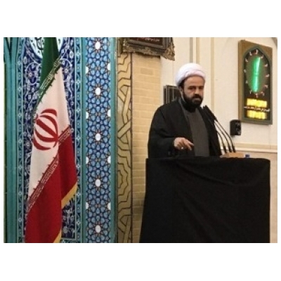 امام جمعه ی شهر پرند: مسئولین محترم شهری با کمک مردم در افزایش فضای سبز و درخت کاری تلاش مضاعف داشته باشند.