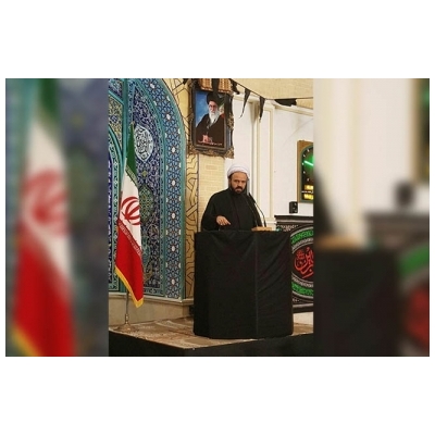 در مجالس حسینی (ع) همت داشته باشید و بیرق عزای حسینی را بر پا نگهدارید.