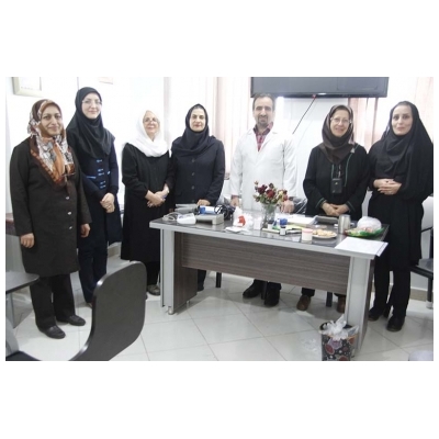 انجمن دیابت شهر پرند از شهروندان تست قند خون و فشار خون گرفت.