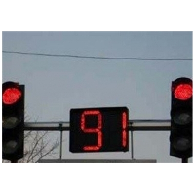 اولین چراغهای راهنمایی هوشمنددرپرند به بهره برداری رسید