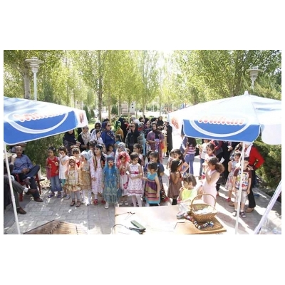 با حضور دختران طرح پاکسازی در پارک فدک شهر پرند برگزار شد؛