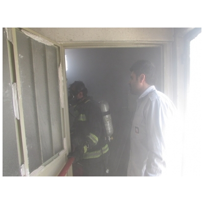 آتش سوزی کابین آسانسور یک ساختمان مسکونی در پرند