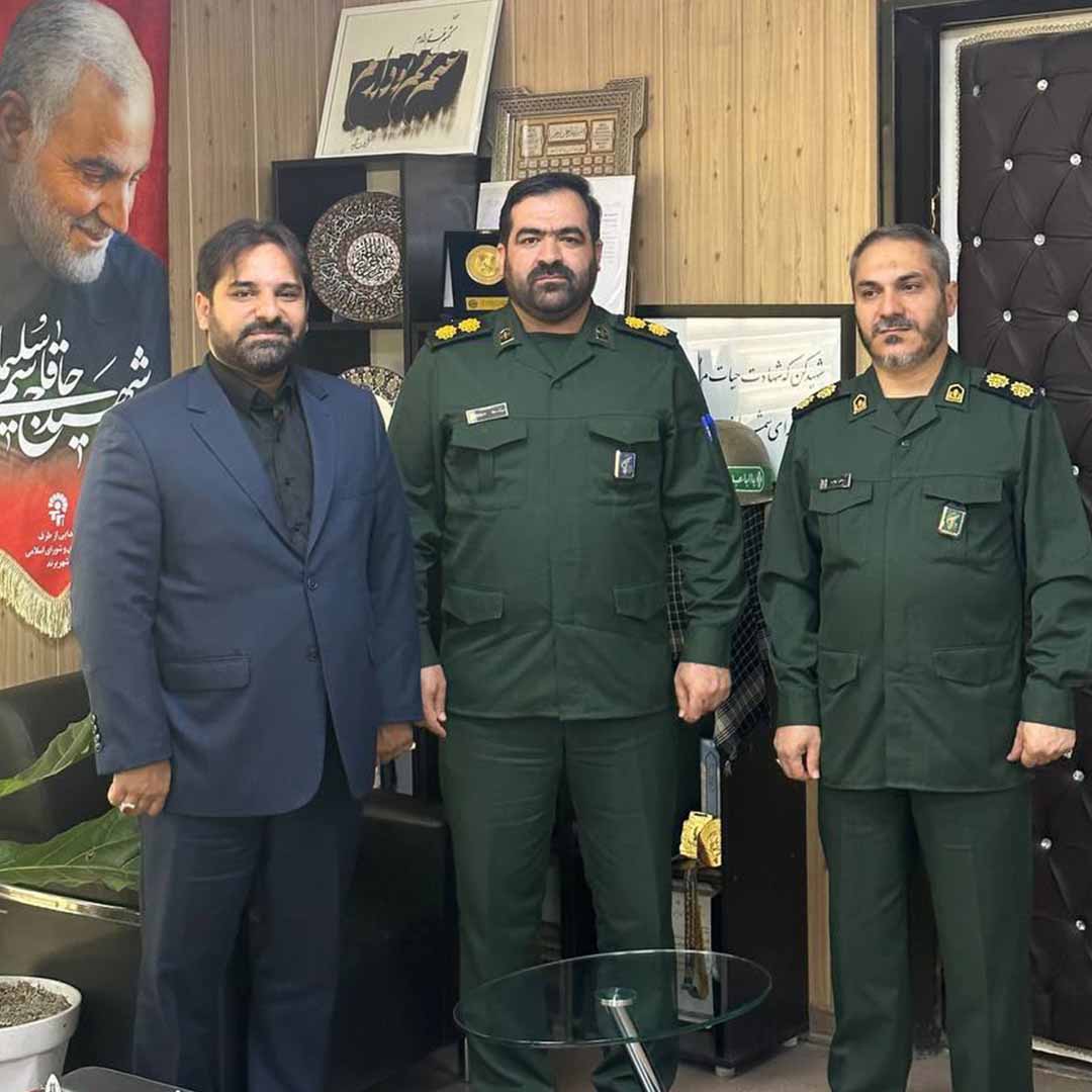  تجلیل فرمانده سپاه پرند از دکتر اله یاری