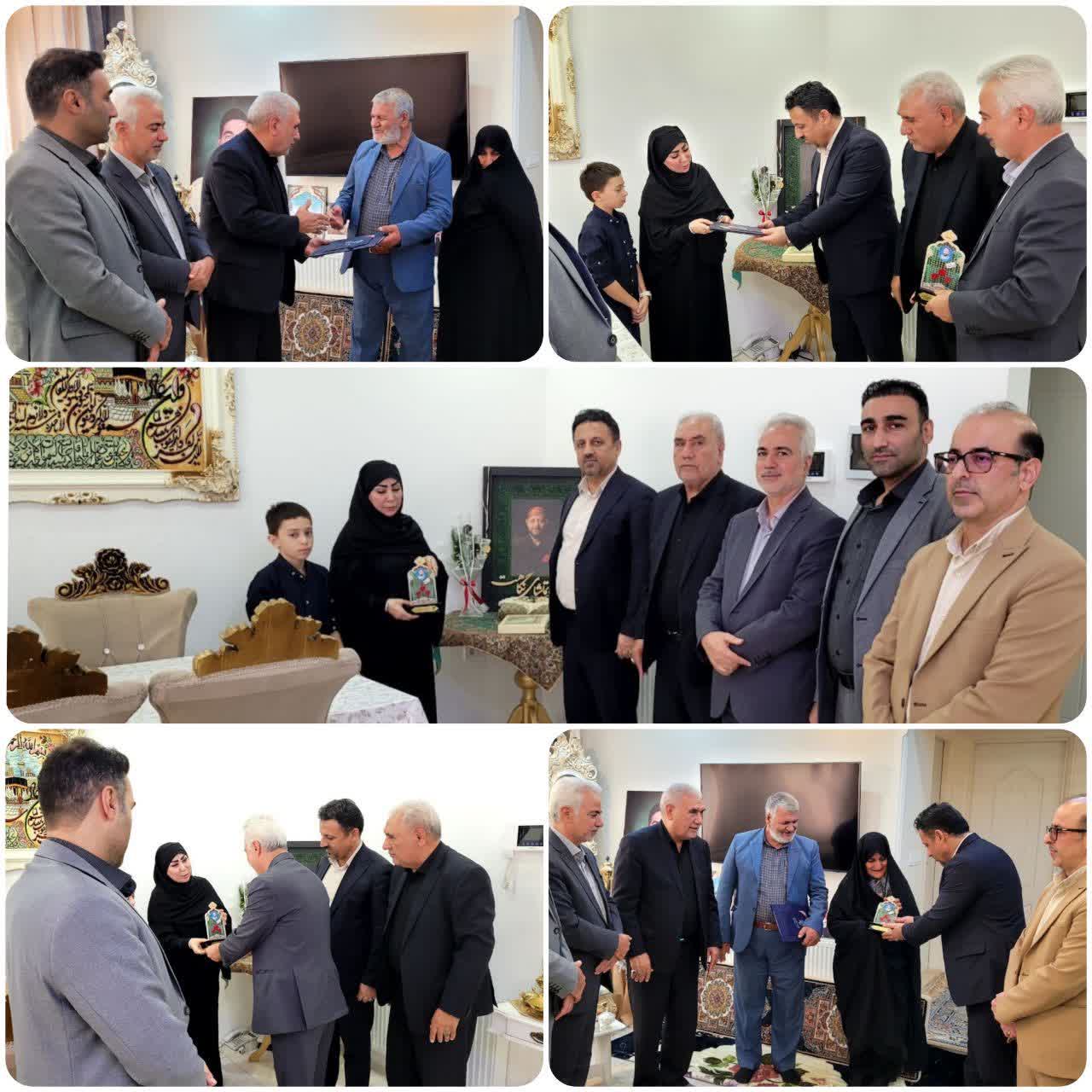 تجلیل مدیران شهری پرند از خانواده دو شهید فراجا